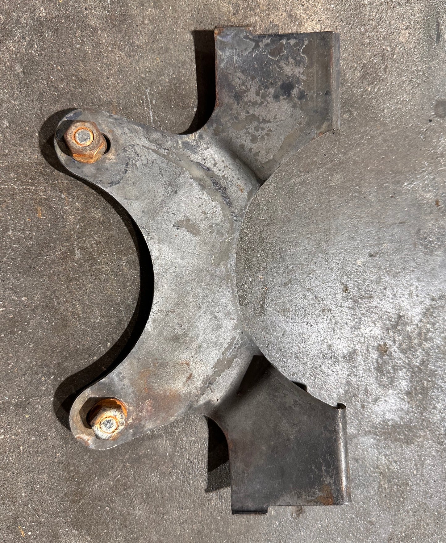 69-83 911 Muffler Bracket