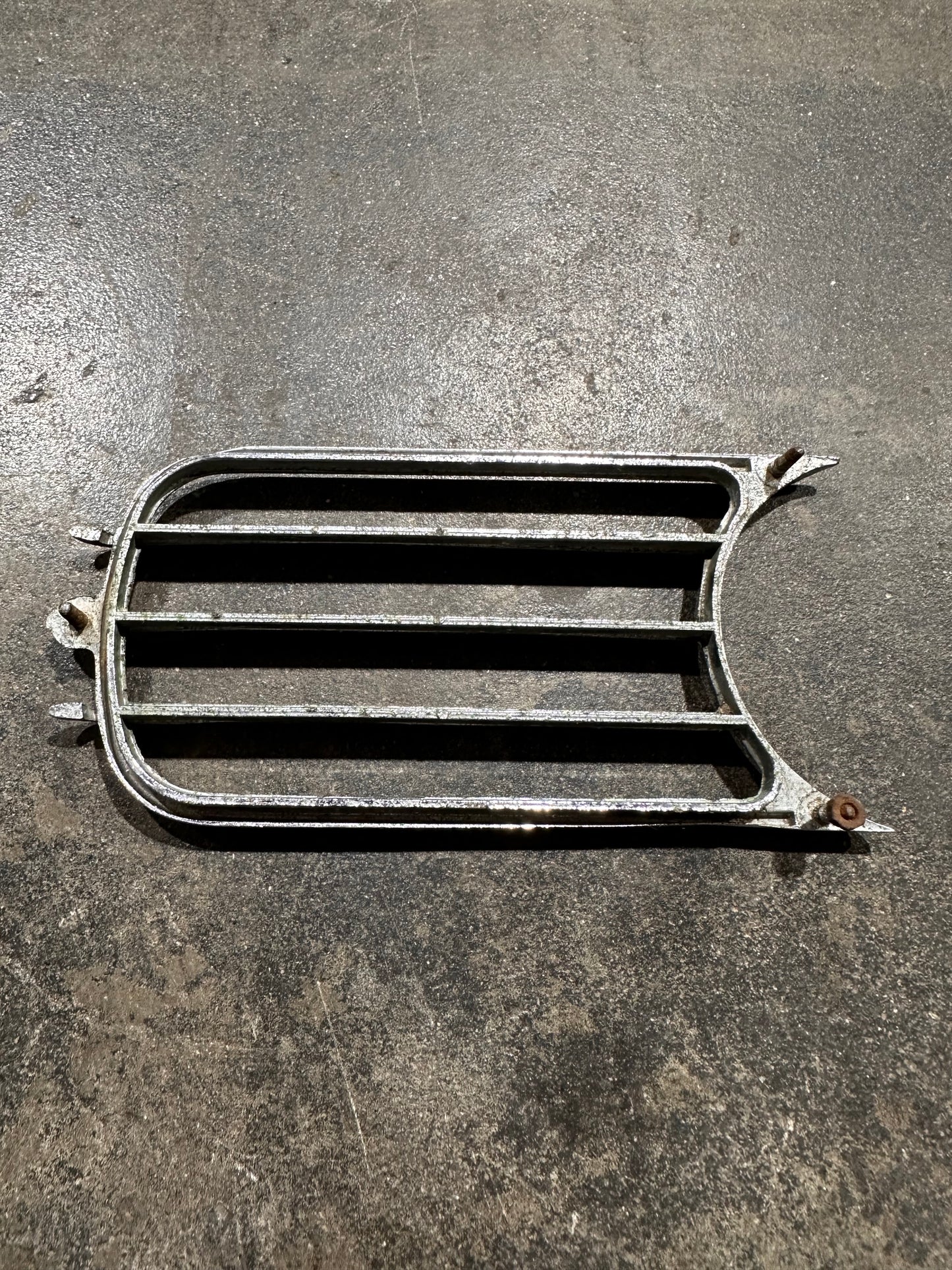 356 A / Pre A Horn Grille