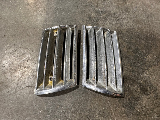 69-73 Horn Grille Set