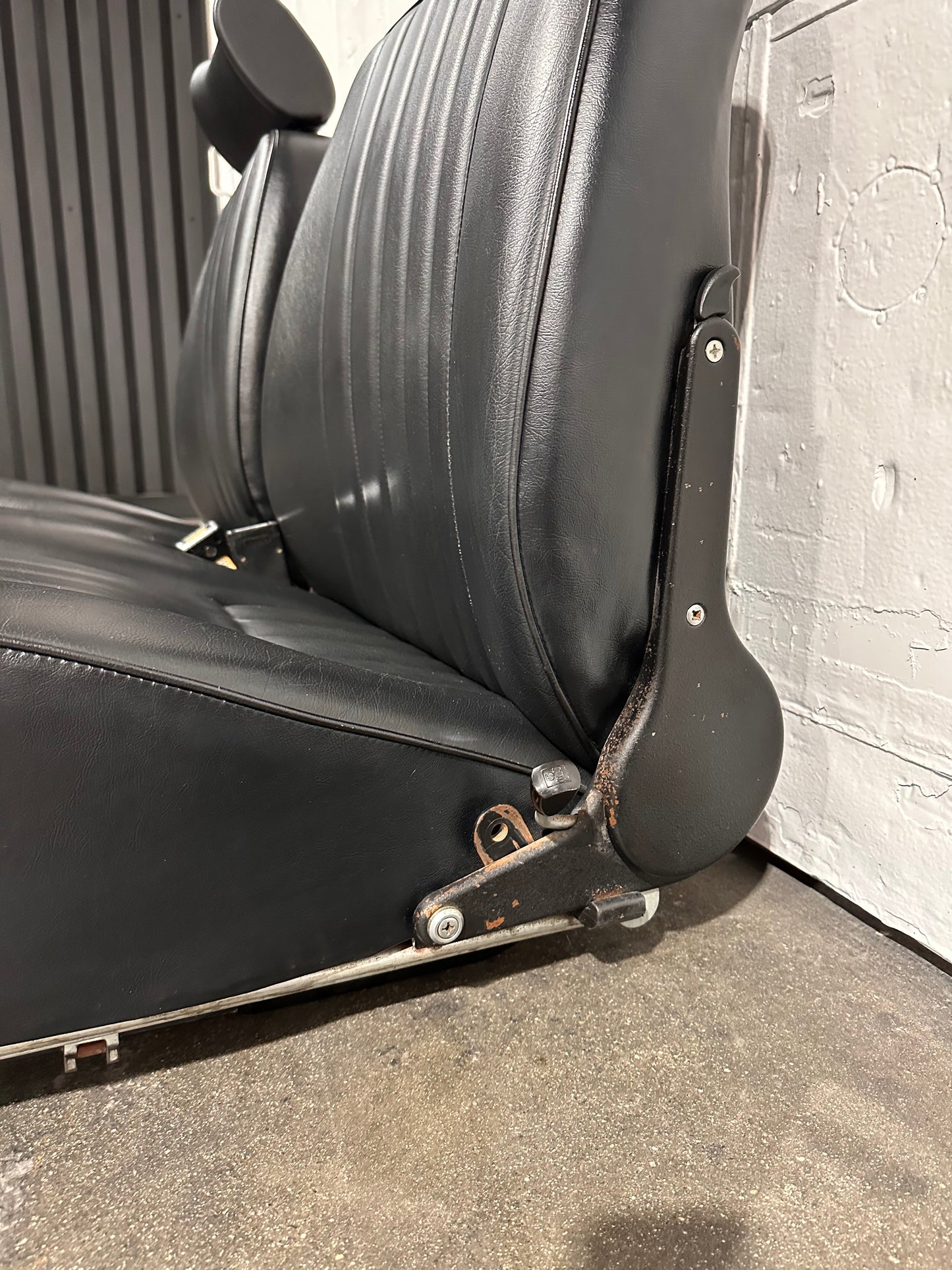 72-73 Recaro Seats w/headrests