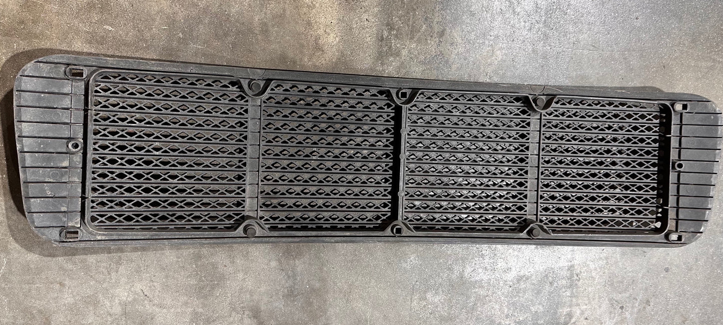 78-83 Decklid Grille