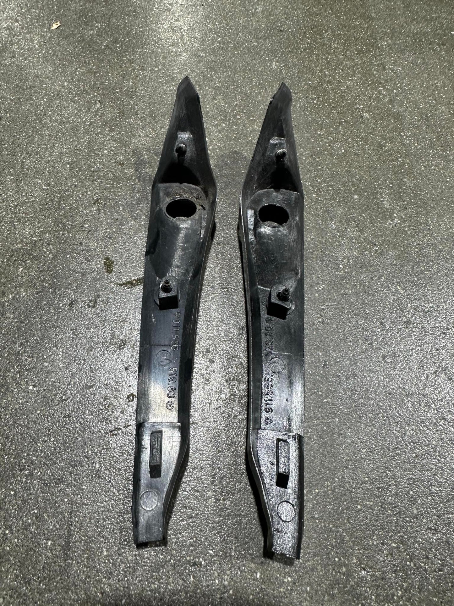 911 / 930 / 964/ 993 Cabriolet Top Guide Pair