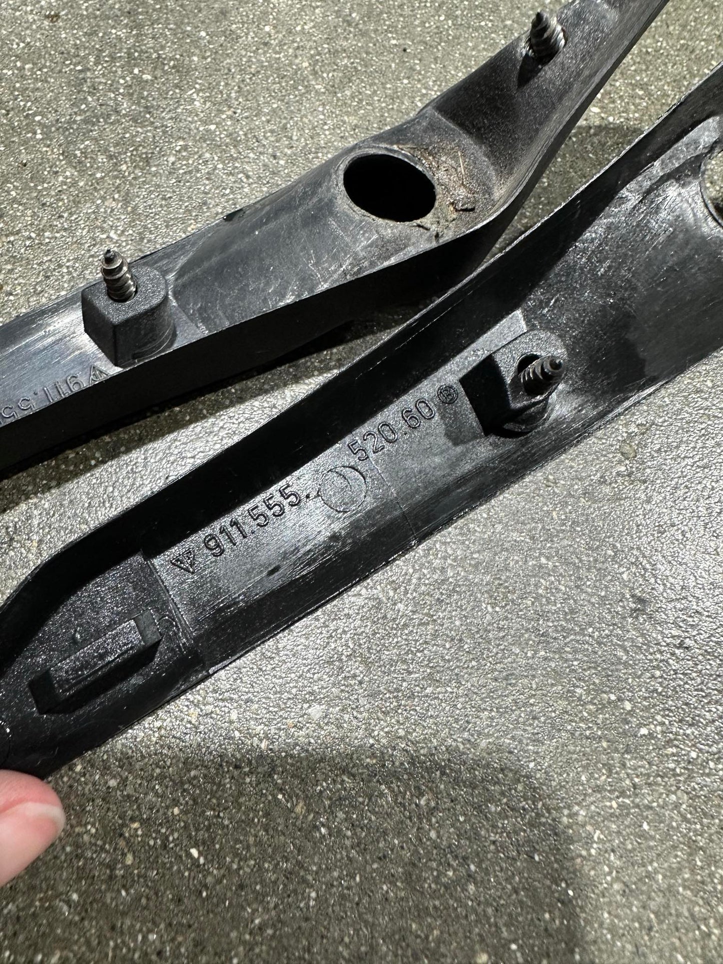 911 / 930 / 964/ 993 Cabriolet Top Guide Pair