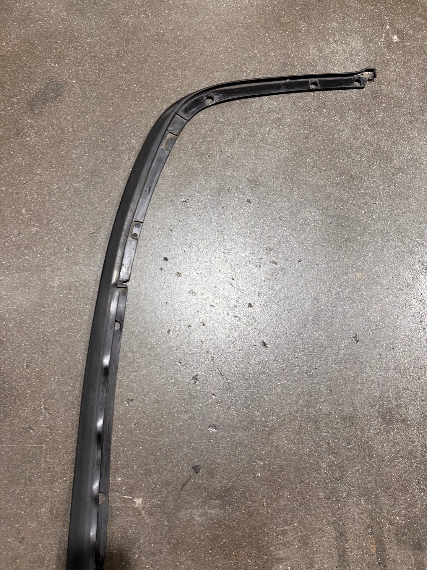 964 C2/C4/RS Front Bumper Smile Seal