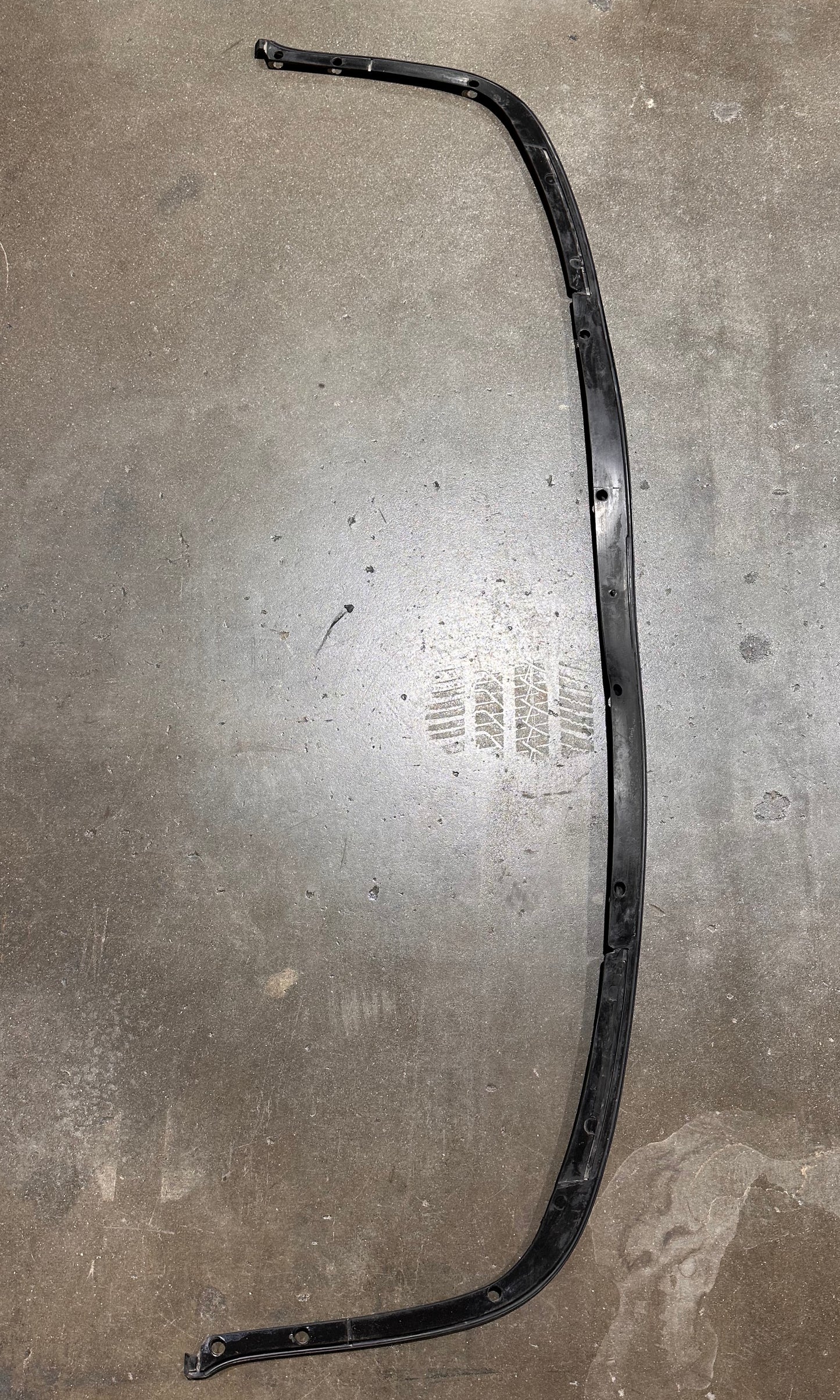 964 C2/C4/RS Front Bumper Smile Seal