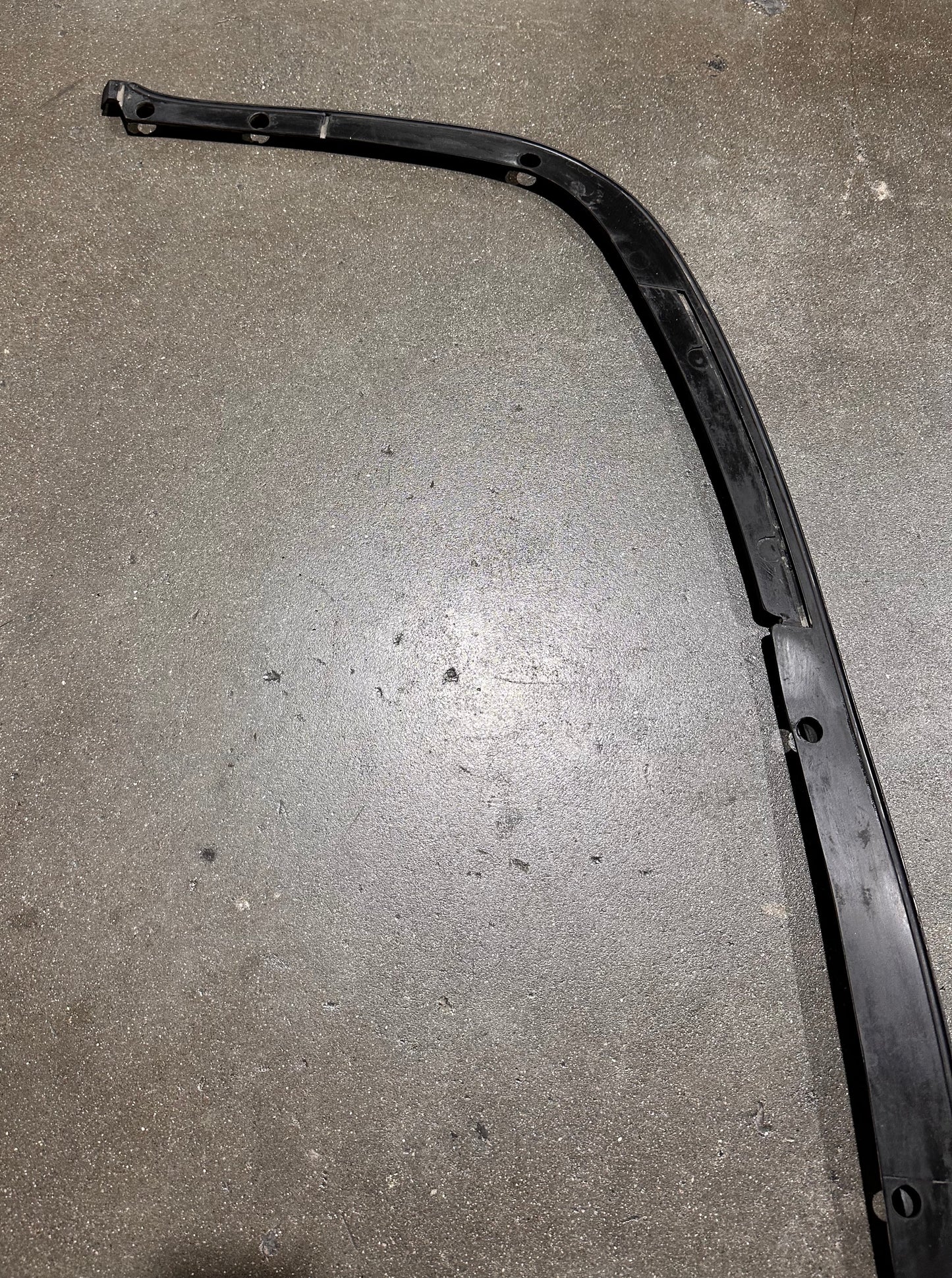 964 C2/C4/RS Front Bumper Smile Seal