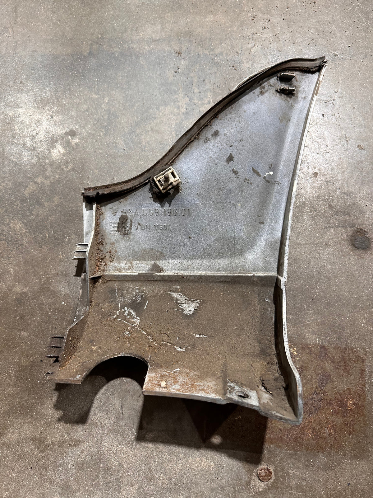 Ps Rear Inner 964 Rear Rocker Moulding Trim (PS) #3 – Retrowerks Garage
