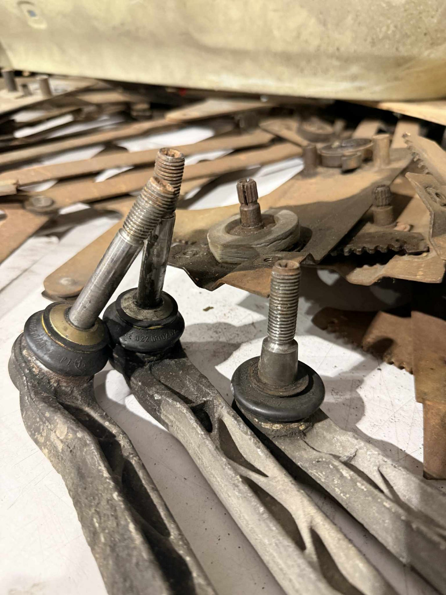 993 Wishbone/knuckle